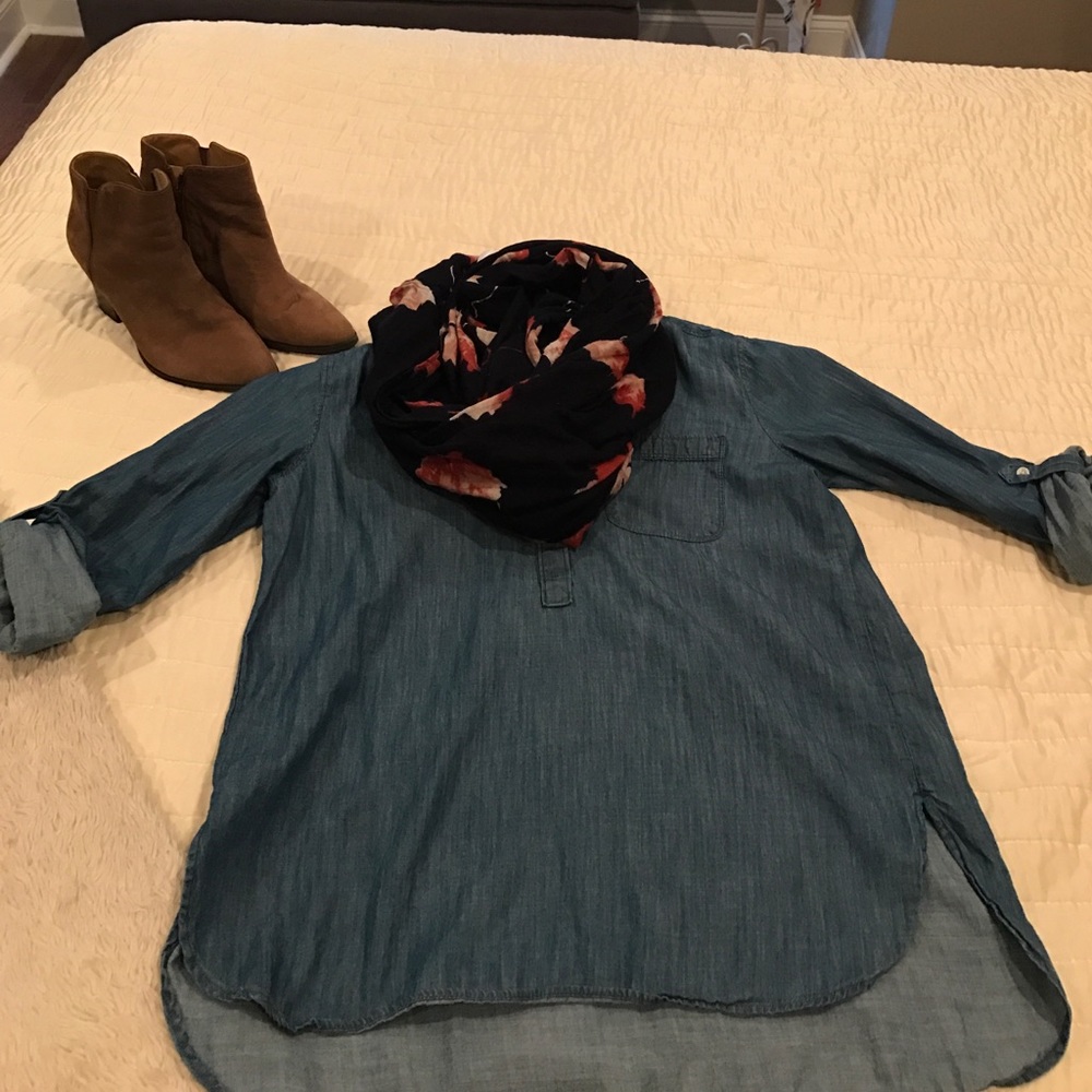 Dark chambray Loft top- worn once!