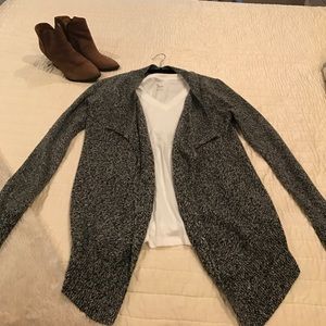 Super comfy Lou & Grey open front sweater