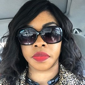 Meet your Posher, Esther