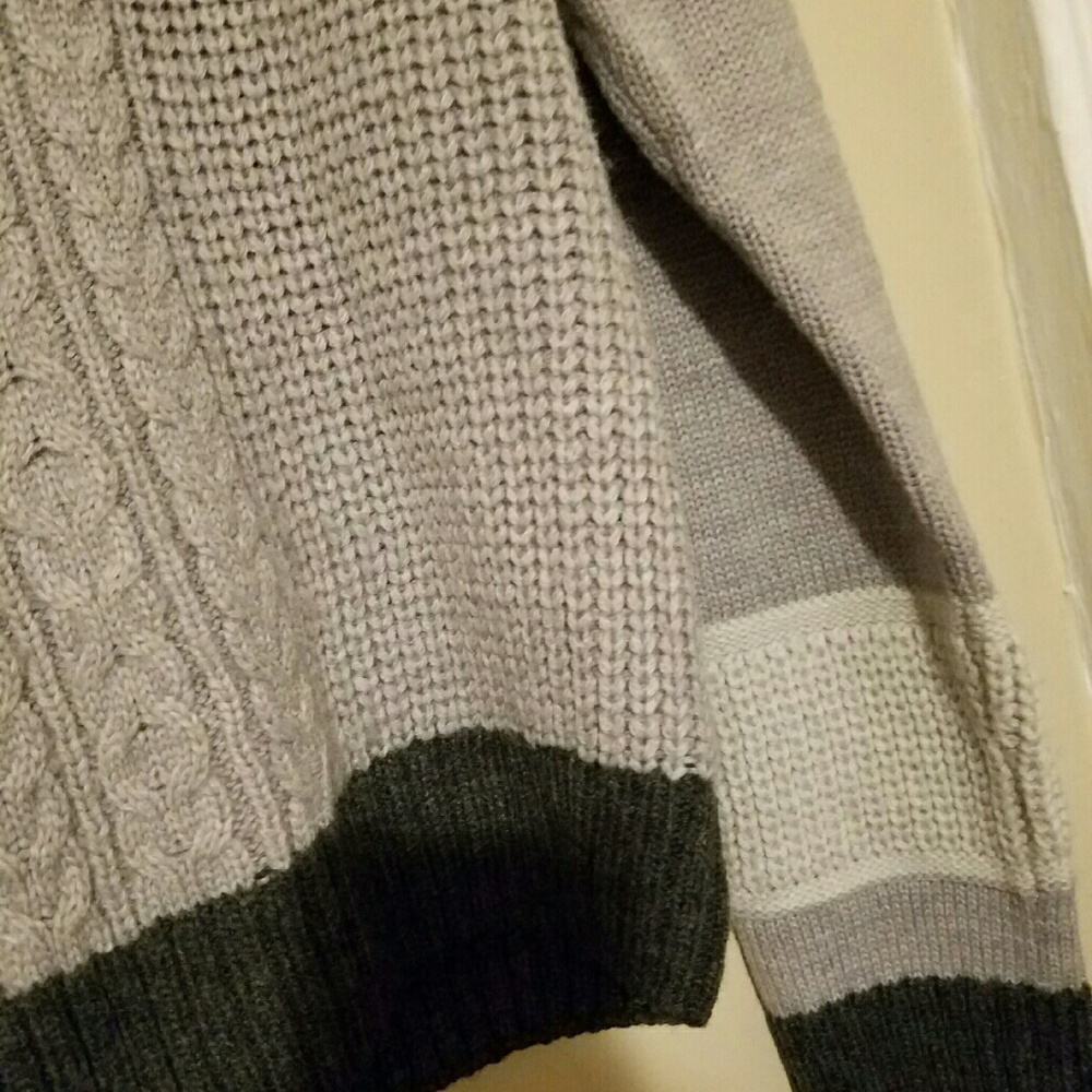 Colorblock Sweater - Picture 3 of 4