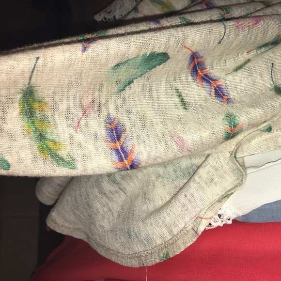 Feather Tee - Picture 2 of 2