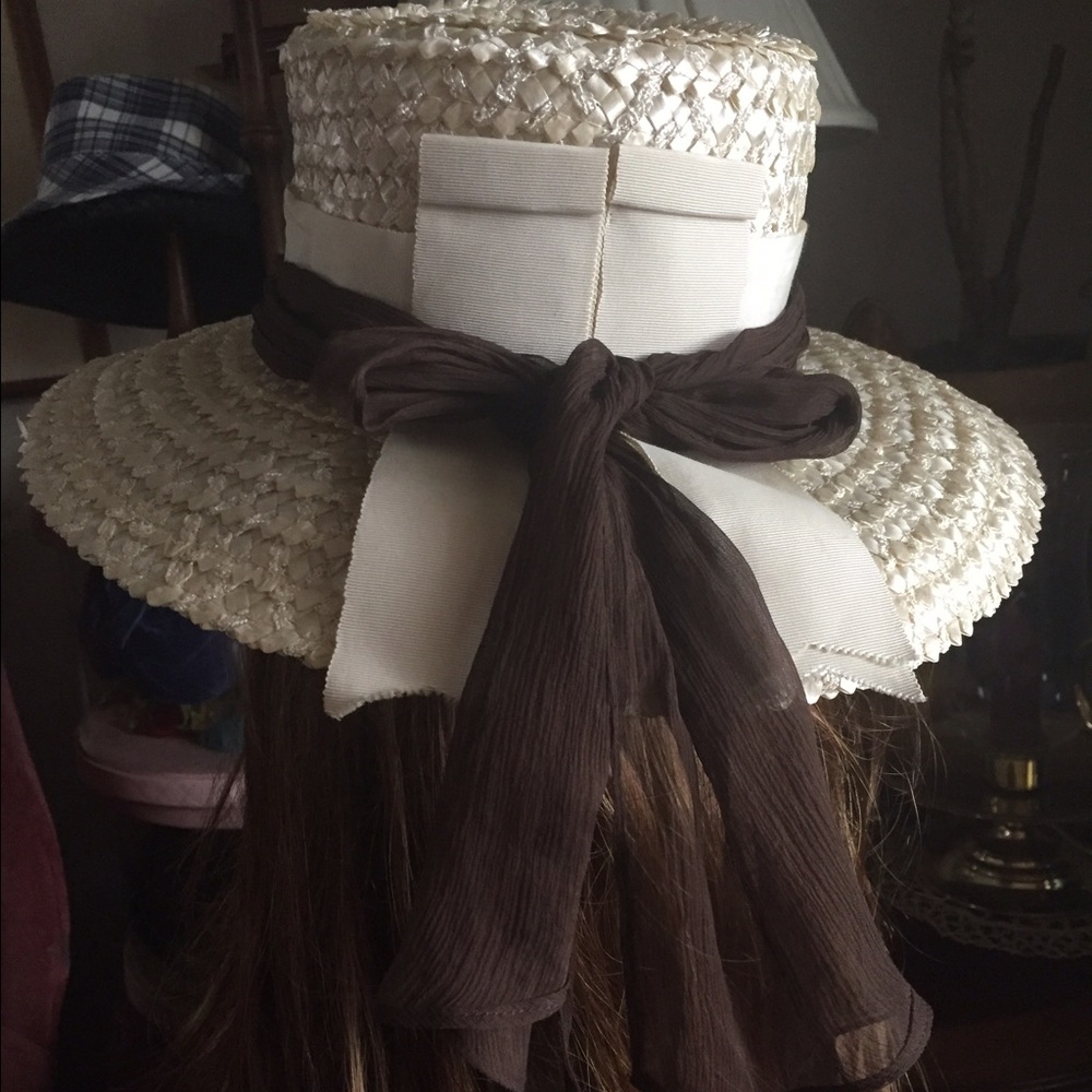 Vintage Cream Raffeta Hat w Ribbon Band - Picture 3 of 9