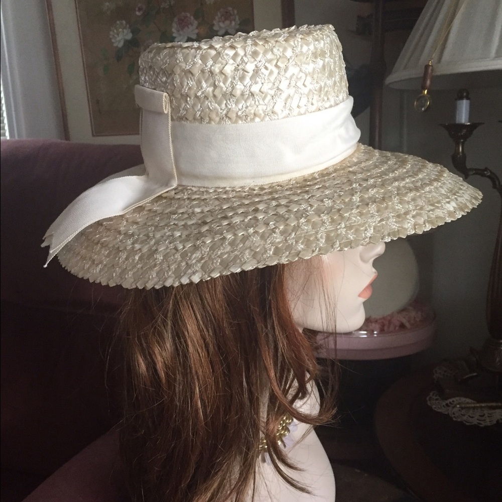 Vintage Cream Raffeta Hat w Ribbon Band - Picture 5 of 9