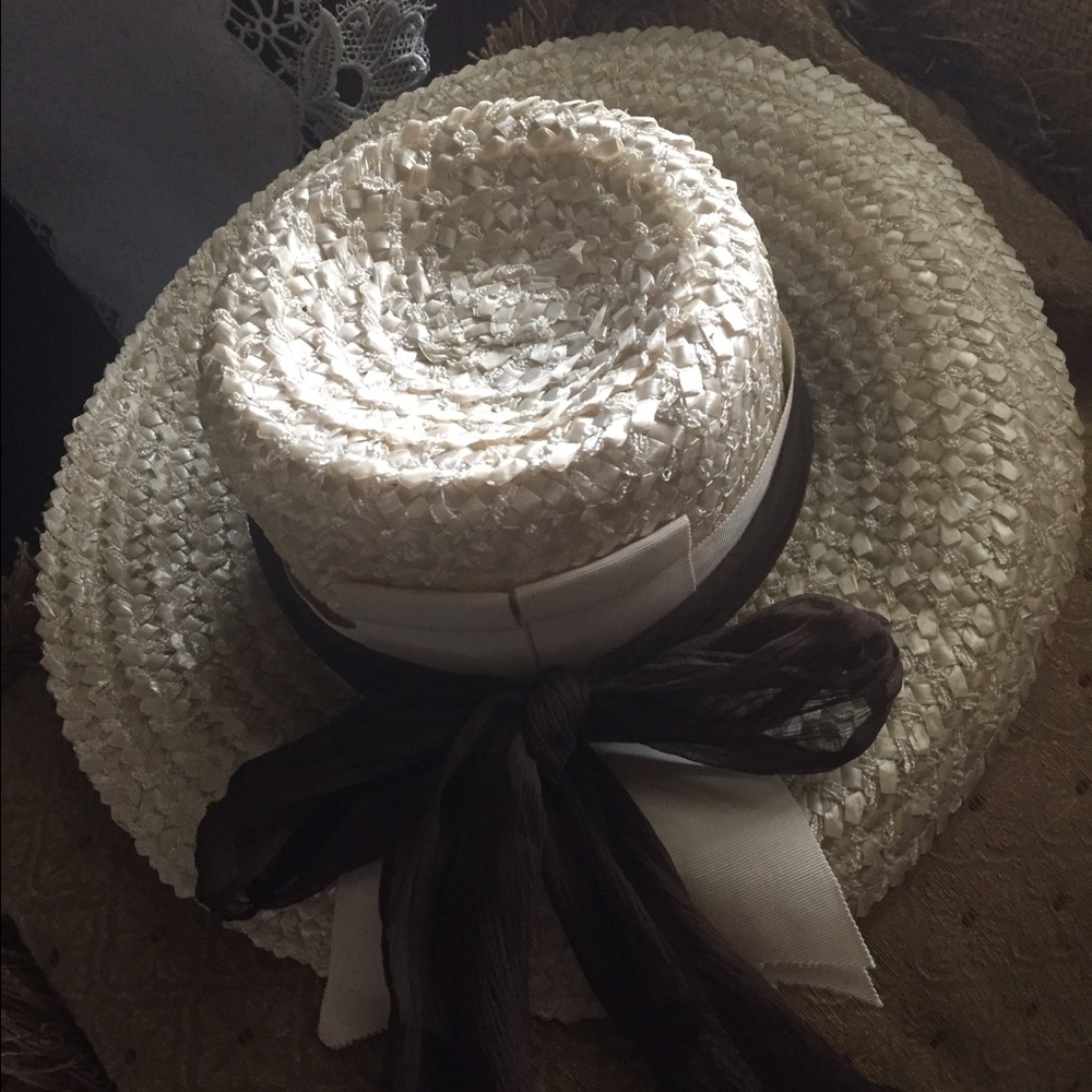 Vintage Cream Raffeta Hat w Ribbon Band - Picture 7 of 9