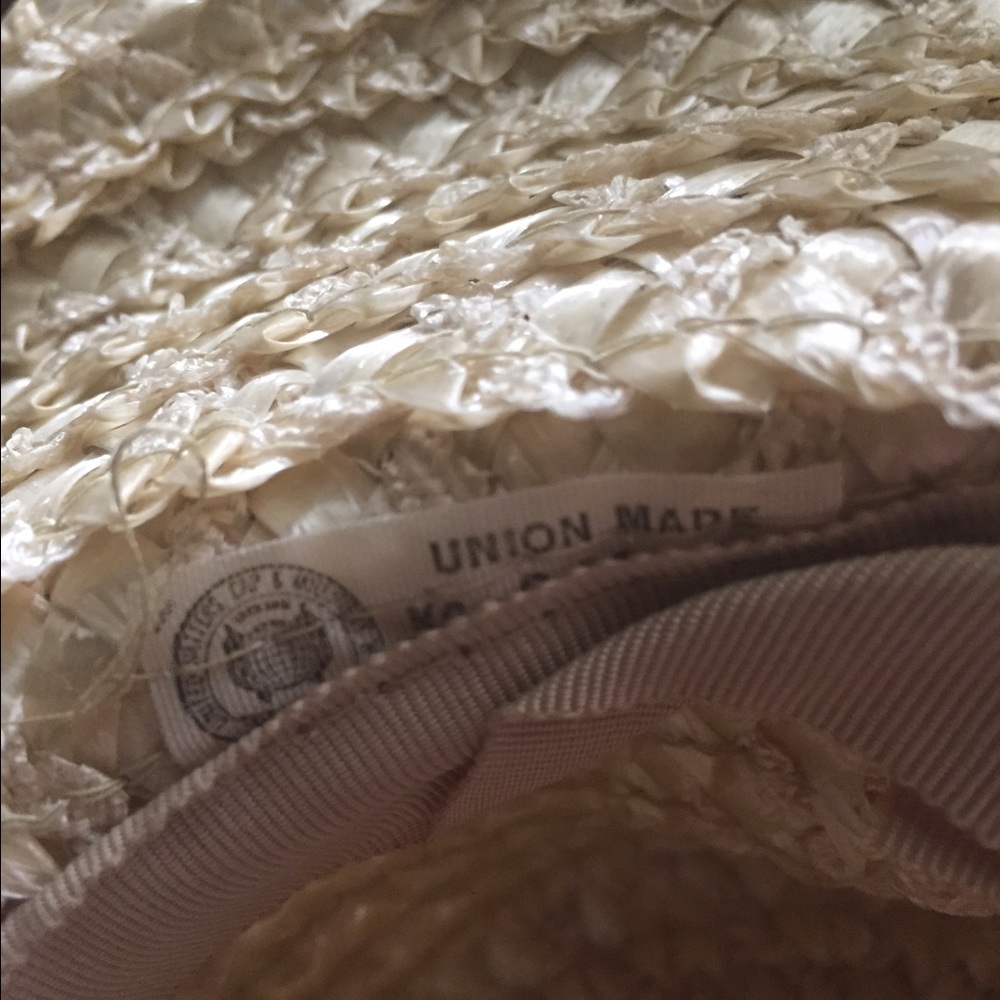 Vintage Cream Raffeta Hat w Ribbon Band - Picture 8 of 9