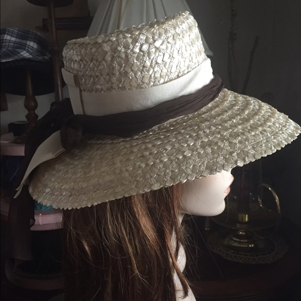 Vintage Cream Raffeta Hat w Ribbon Band - Picture 9 of 9