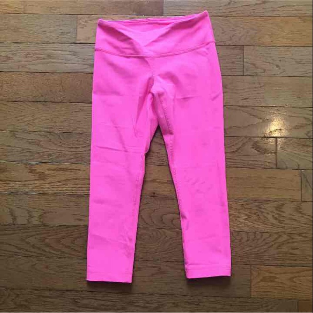 Lululemon size 4 pink WUC