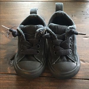 Solid black converse 5C nttl