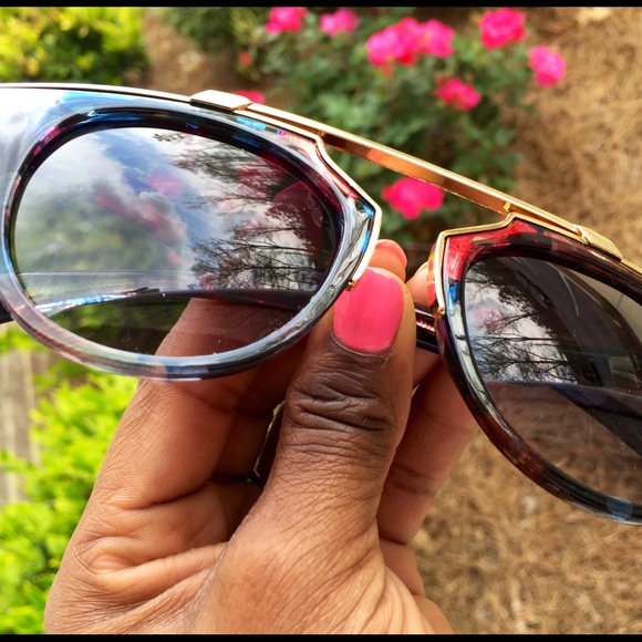 Gorgeous Sunnies UV400 Sunglasses - Picture 3 of 4