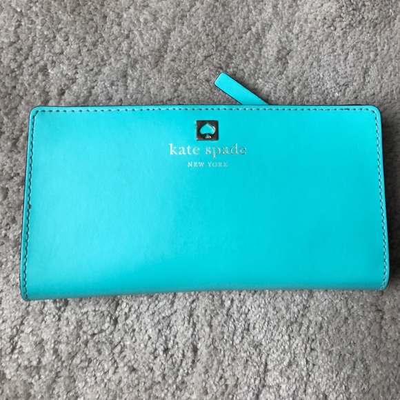 kate spade Handbags - 🚨FINAL PRICE🚨 authentic Kate spade wallet