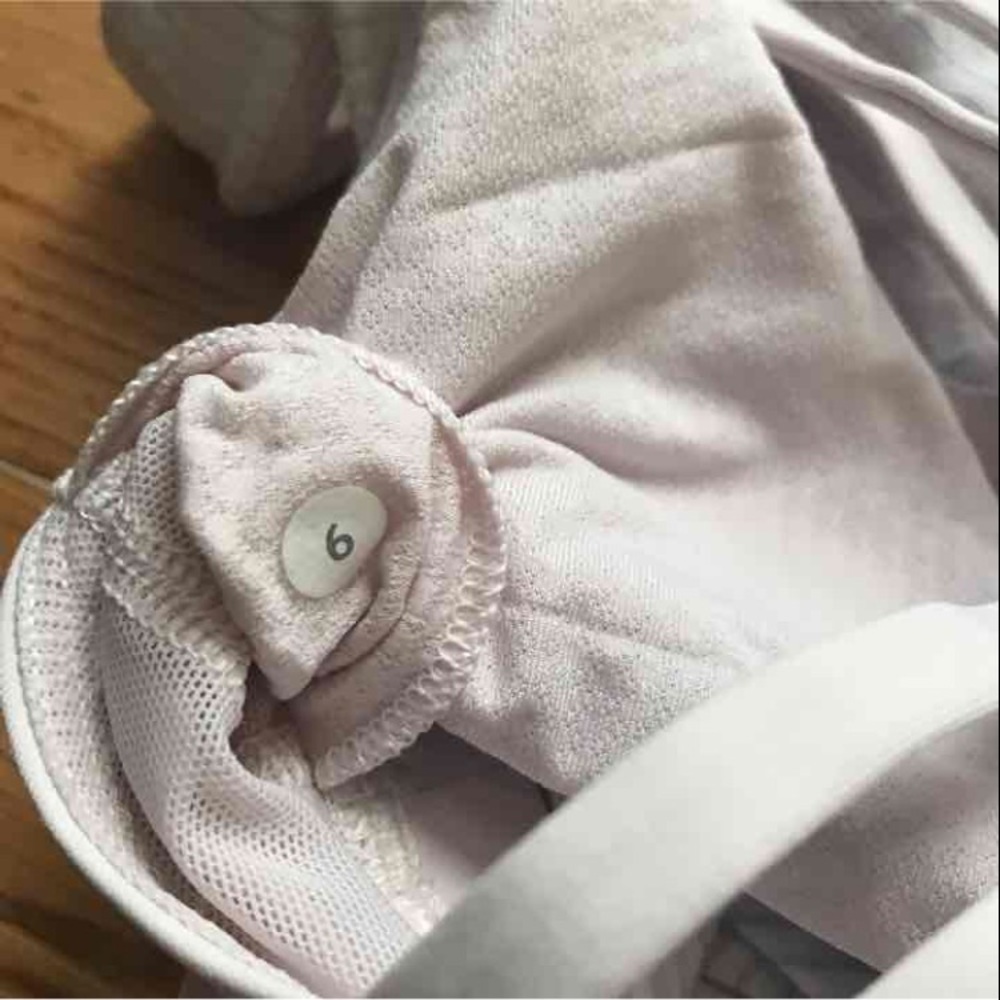 Lululemon size 6 wild tank - Picture 4 of 4