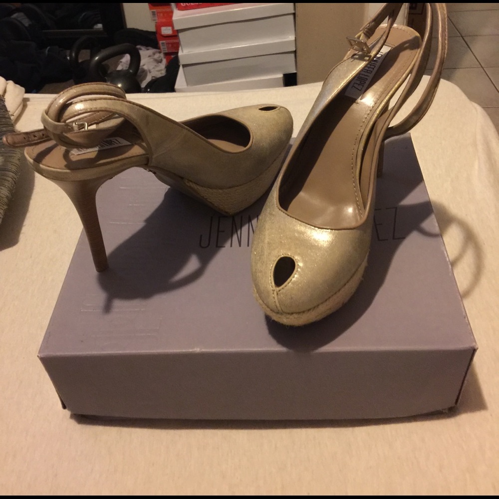 Jennifer Lopez Size 9 Tan Natural. Worn once!