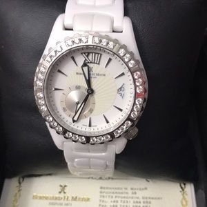 Woman's watch.