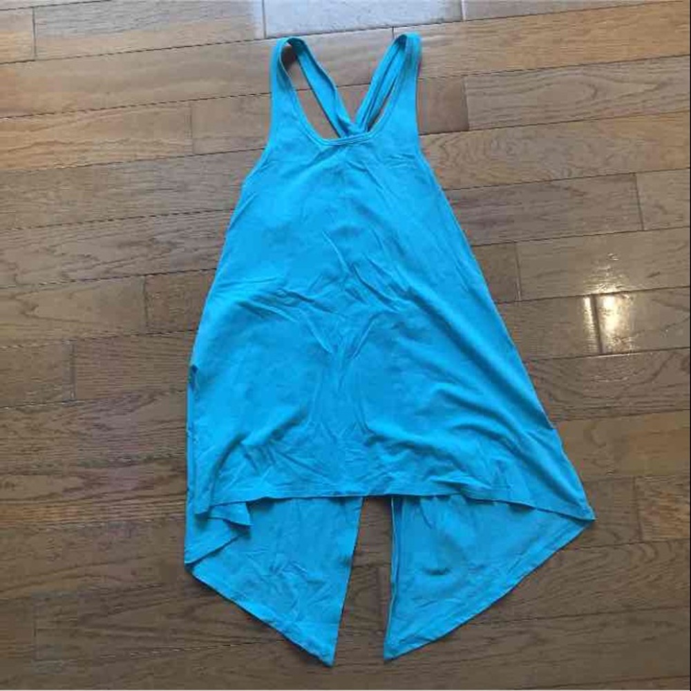 Lululemon size 4 split back tank