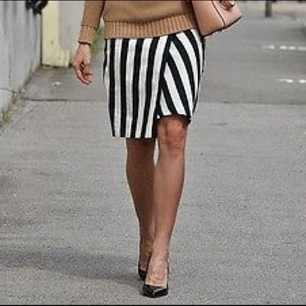 ZARA Black & White Striped Sarong Asymmetrical M
