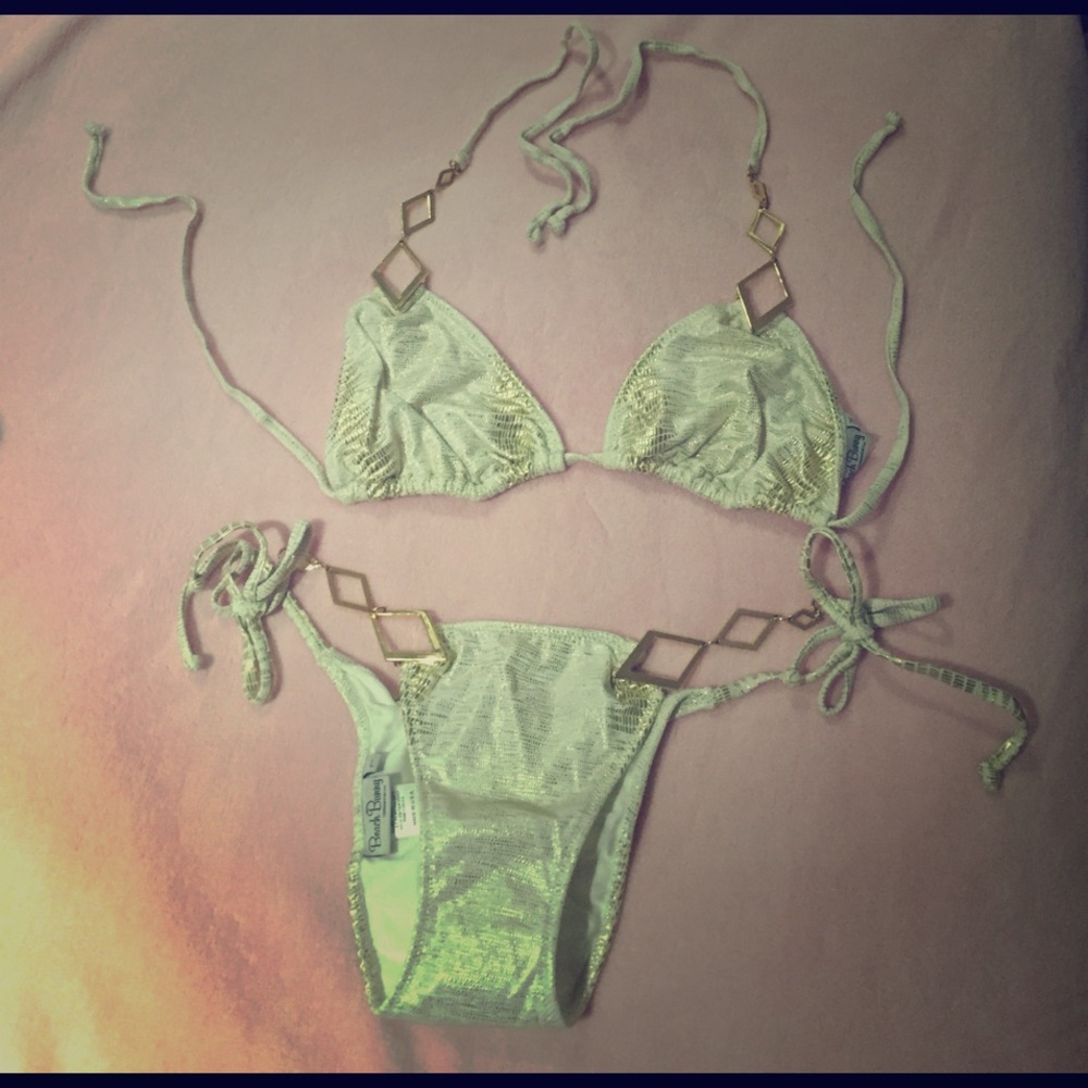 ❤️Cold Hearted Snake Beach Bunny❤️