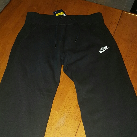 Nike - Picture 2 of 2