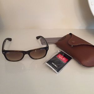 Ray ban wayfarer brand new