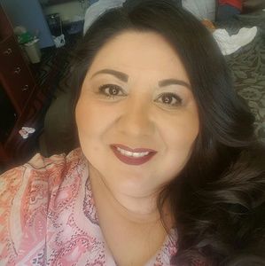 Meet your Posher, Elisa