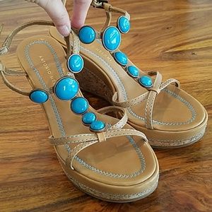 Turquoise and tan wedges.