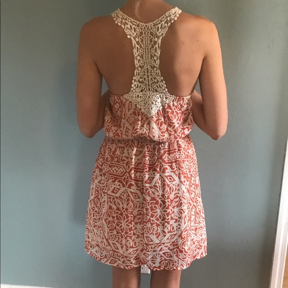 Speechless Dresses & Skirts - 🎉3/$15 Orange/cream print dress w/ crochet detail