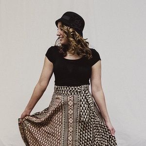 Vintage style bucket hat.