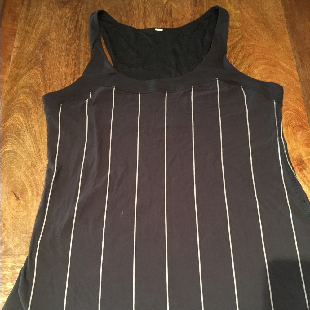 Lululemon tank size 10