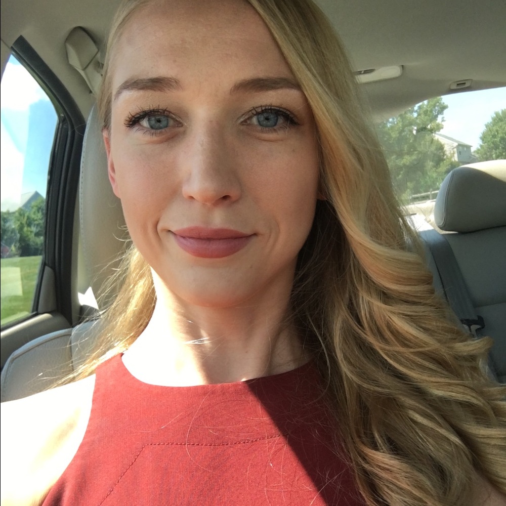 Meet your Posher, Emily