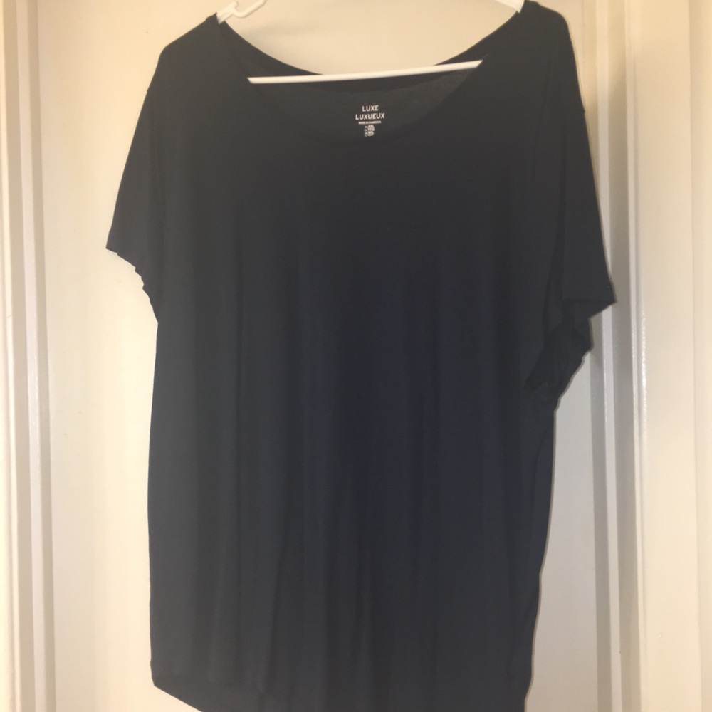 Dark blue Gap t shirt