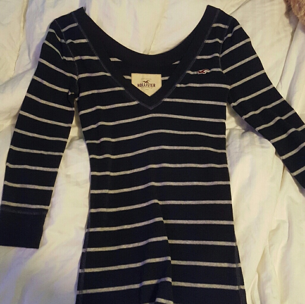 Xs Hollister 3 quarter length v neck