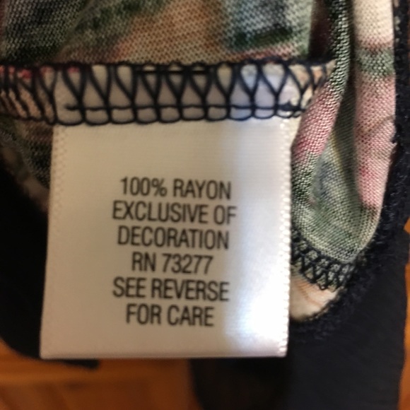 Sleeveless Tunic - Picture 2 of 4