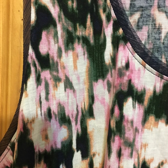 Sleeveless Tunic - Picture 4 of 4