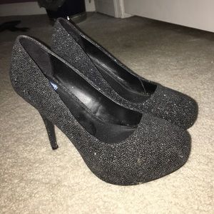 Black sparkly heel