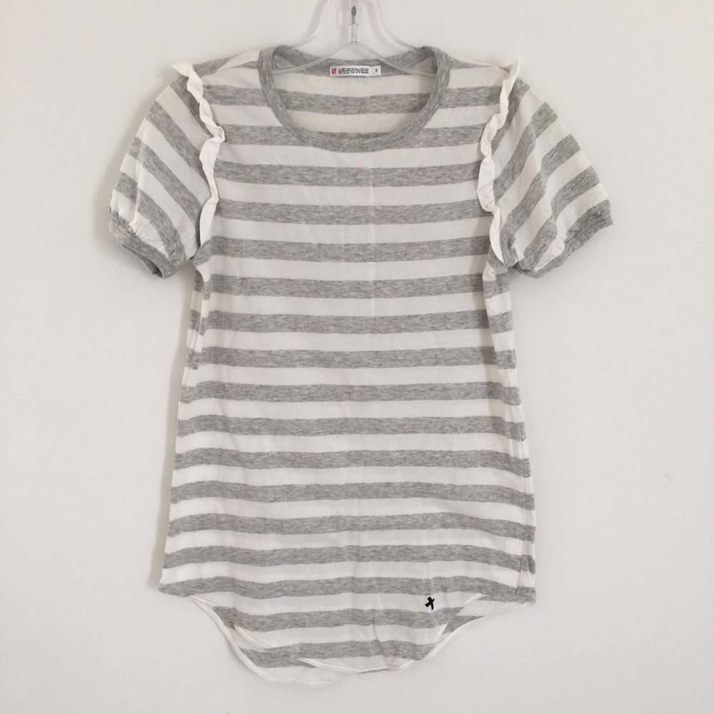 Uniqlo✨Striped Tee with Ruffled Shoulders✨