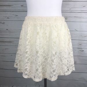 Forever 21 lace skirt Ivory above knee mini