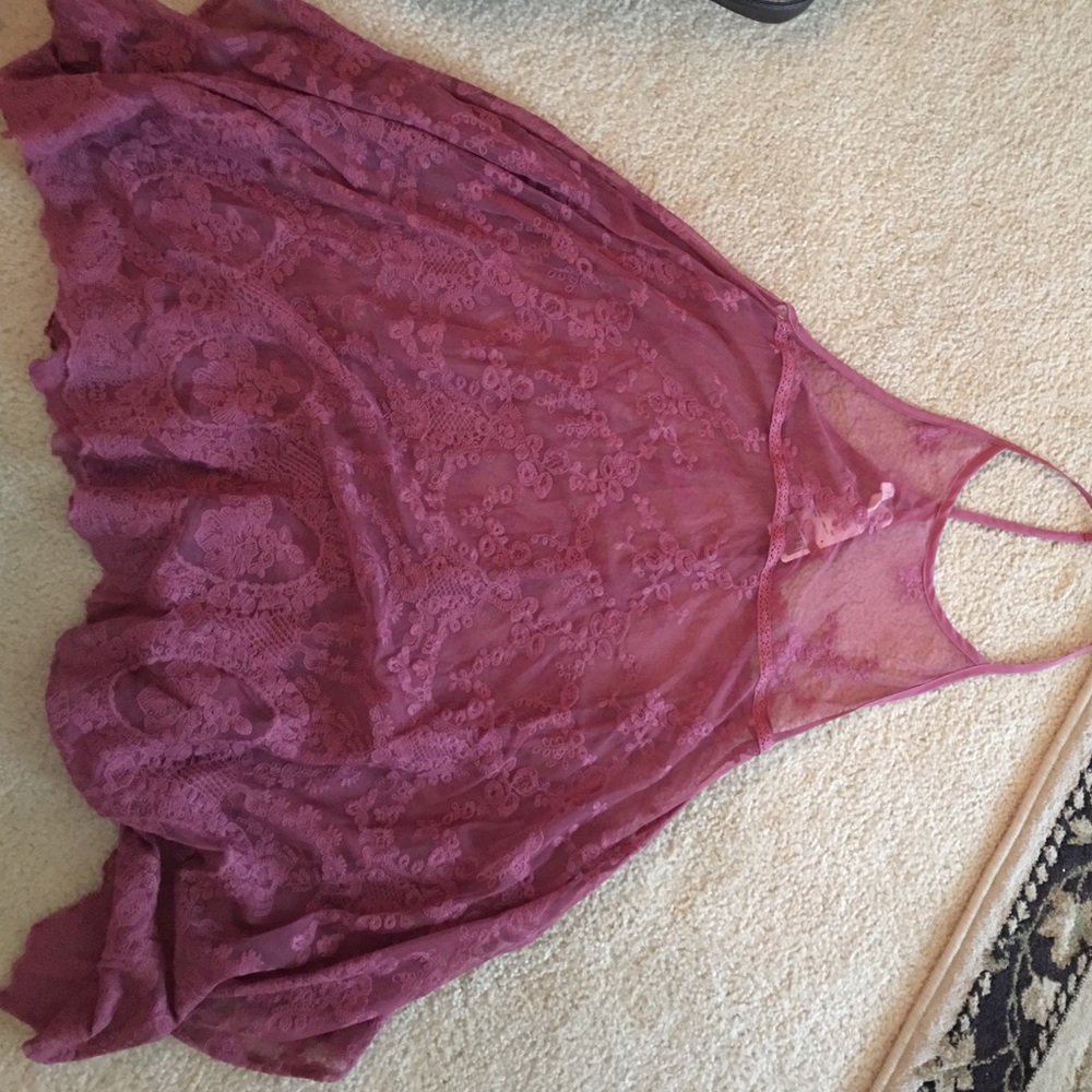 NWT!! GOREGOUS SWIM SUIT COVER UP, wine red, lace