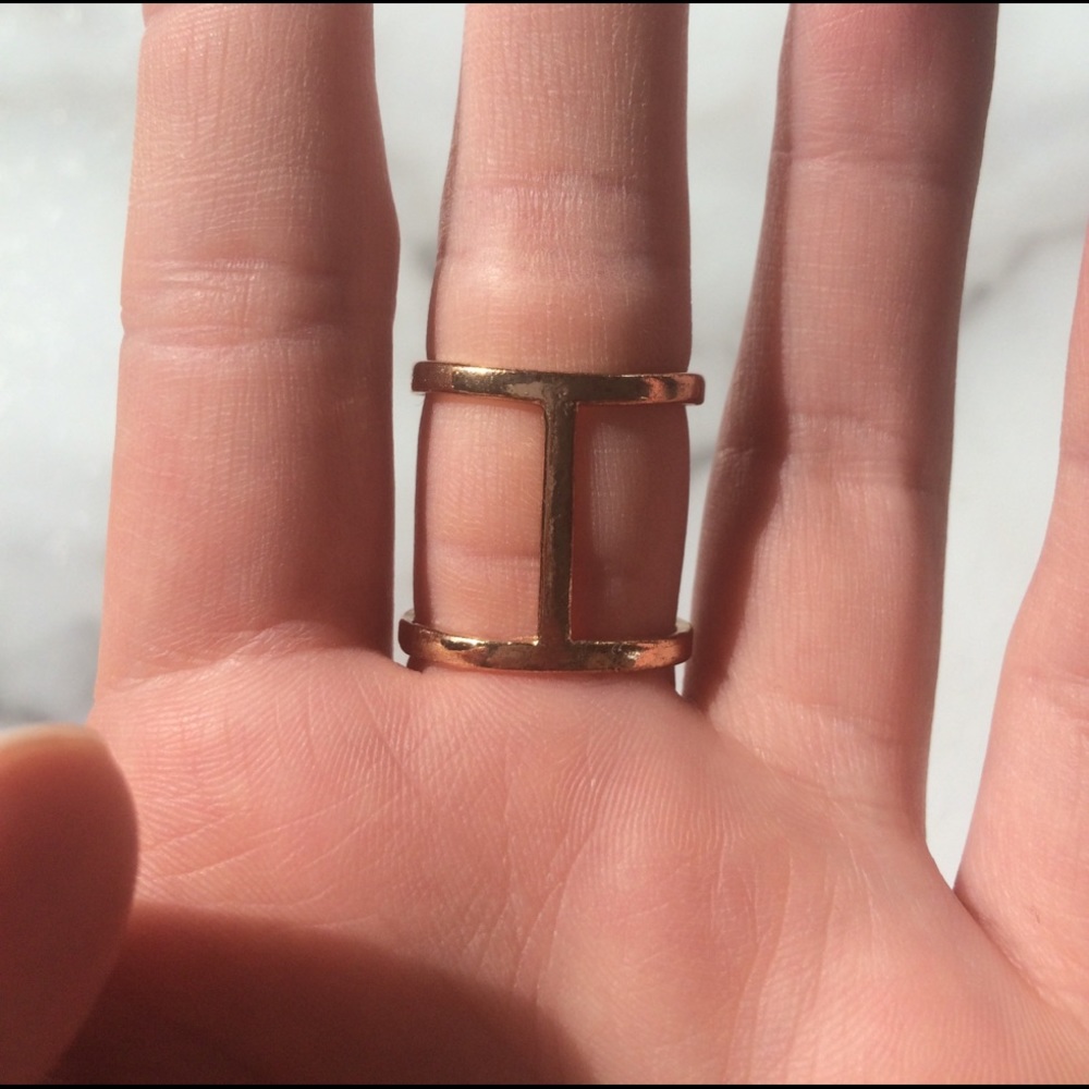 Geometric gold minimalist ring - Picture 2 of 4