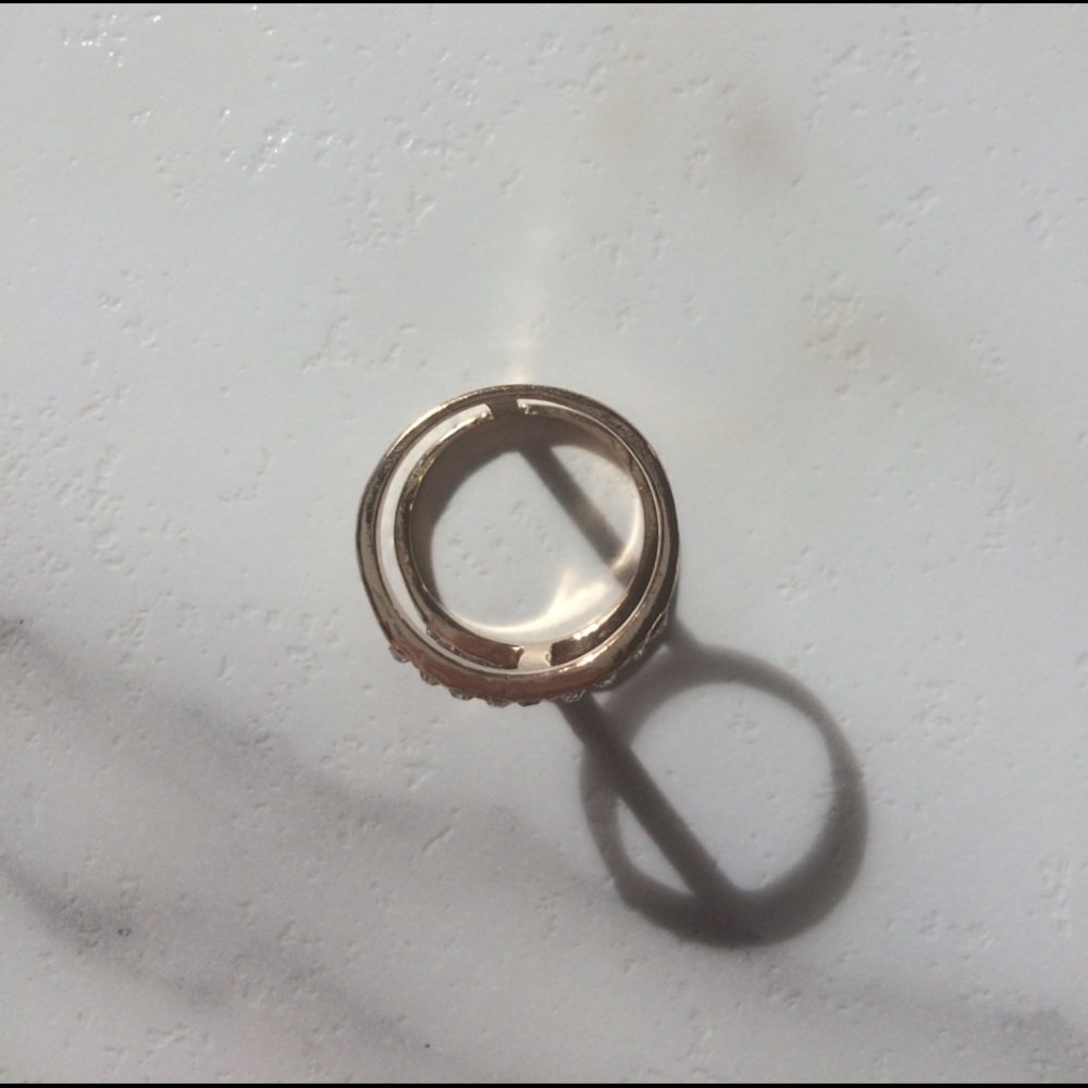 Geometric gold minimalist ring - Picture 3 of 4