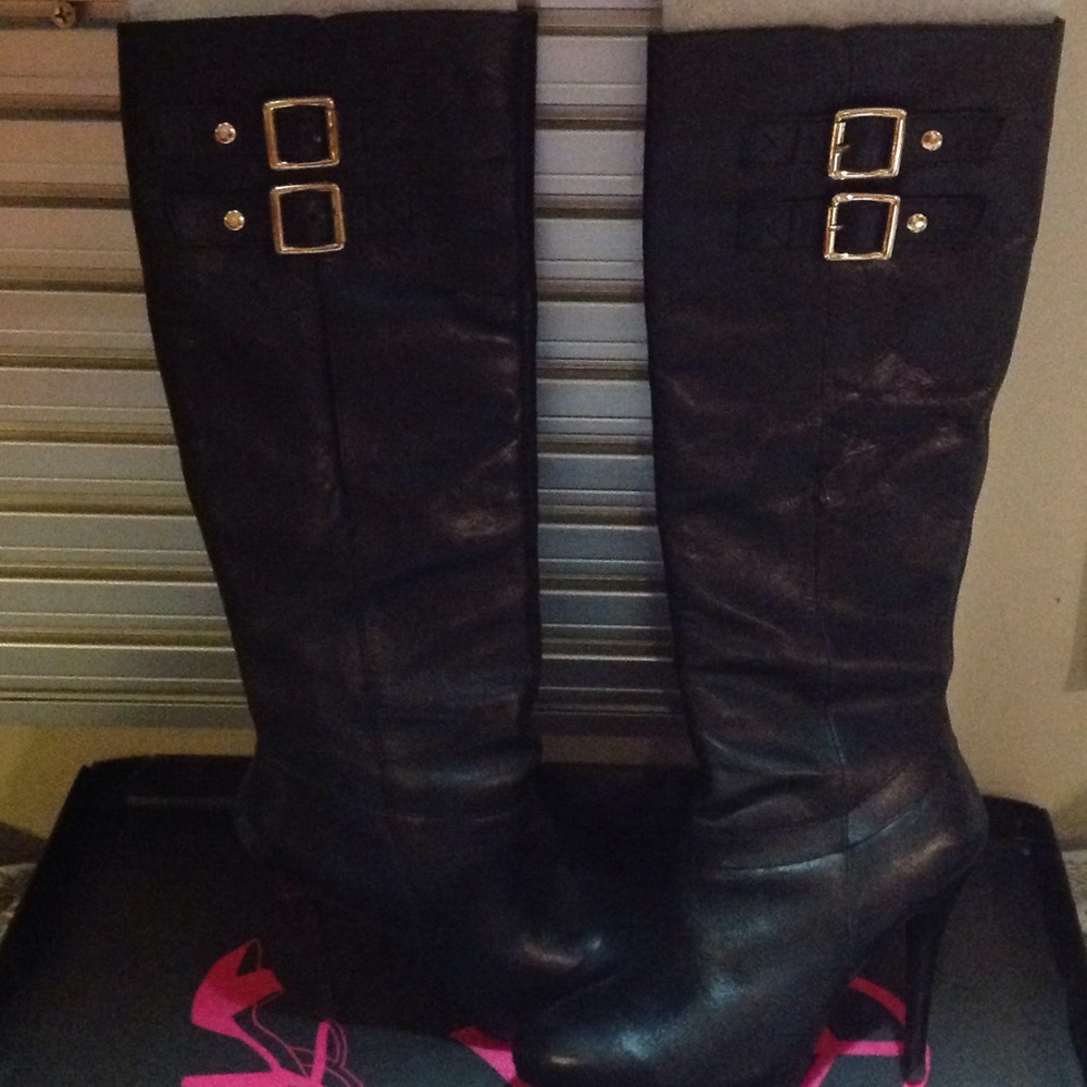 Steve Madden leather boot