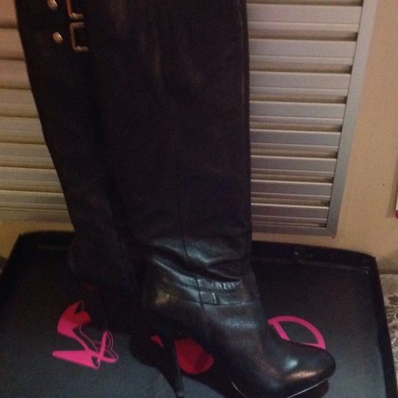 Steve Madden leather boot - Picture 3 of 4