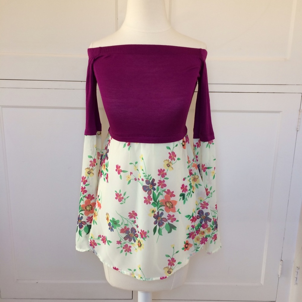 WEEKEND SALE!!!! Off-Shoulder Floral Top - Picture 2 of 8