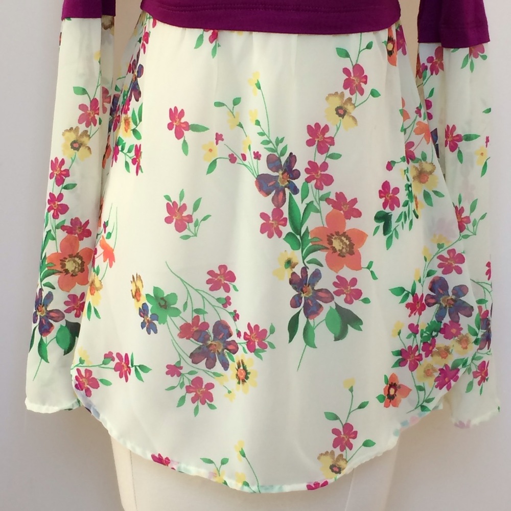 WEEKEND SALE!!!! Off-Shoulder Floral Top - Picture 4 of 8