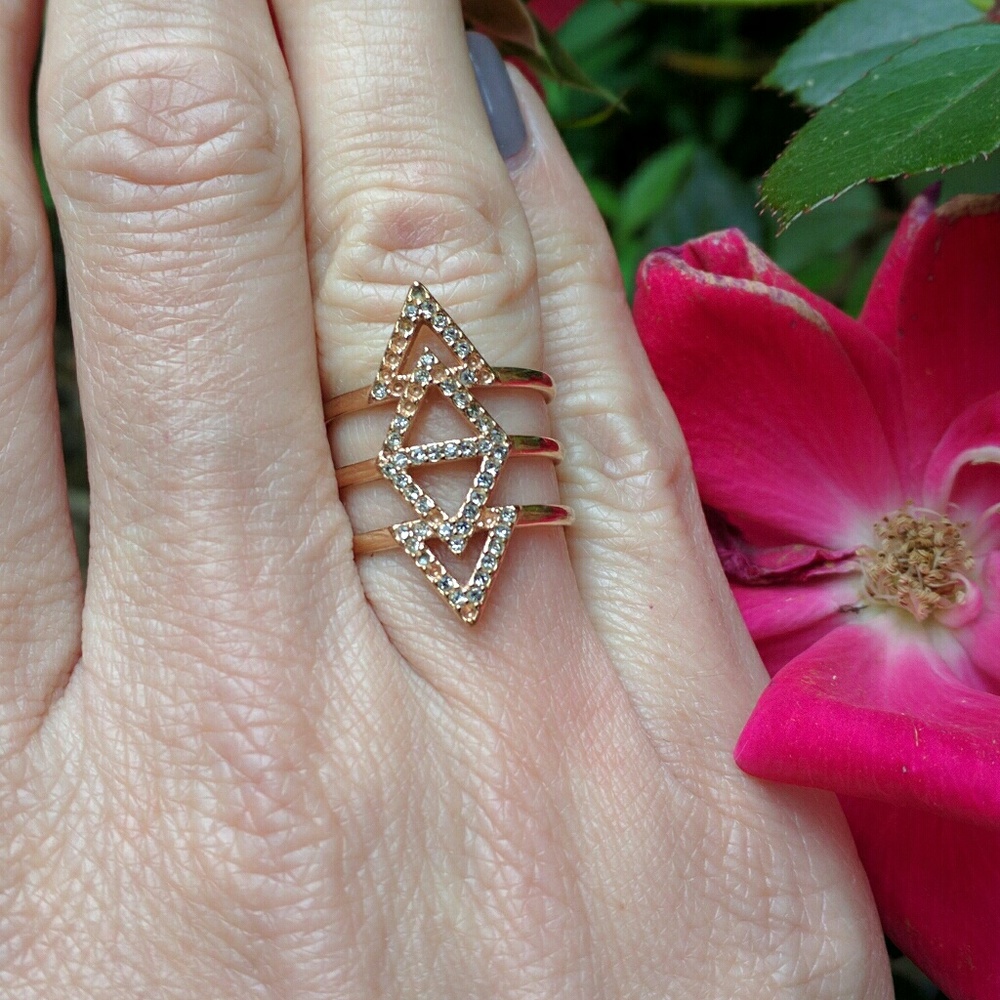 Stella & Dot chevron rose gold ring