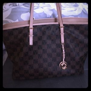Michael Kors Large Jet Set Tote-Check logo patter