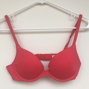 VS PINK Wear Everywhere Push-Up