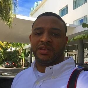 Meet your Posher, Earl