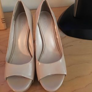 Also platform with thin heel