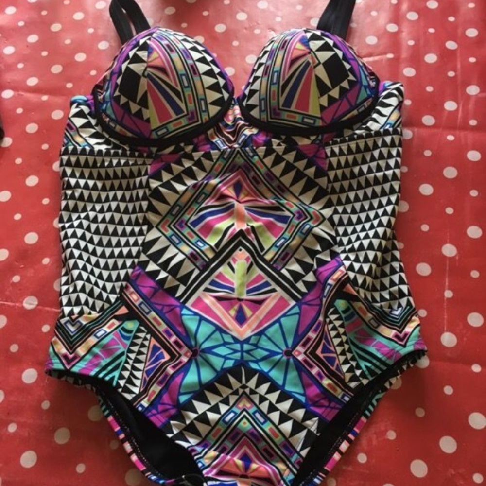 Bathing suit 1 piece