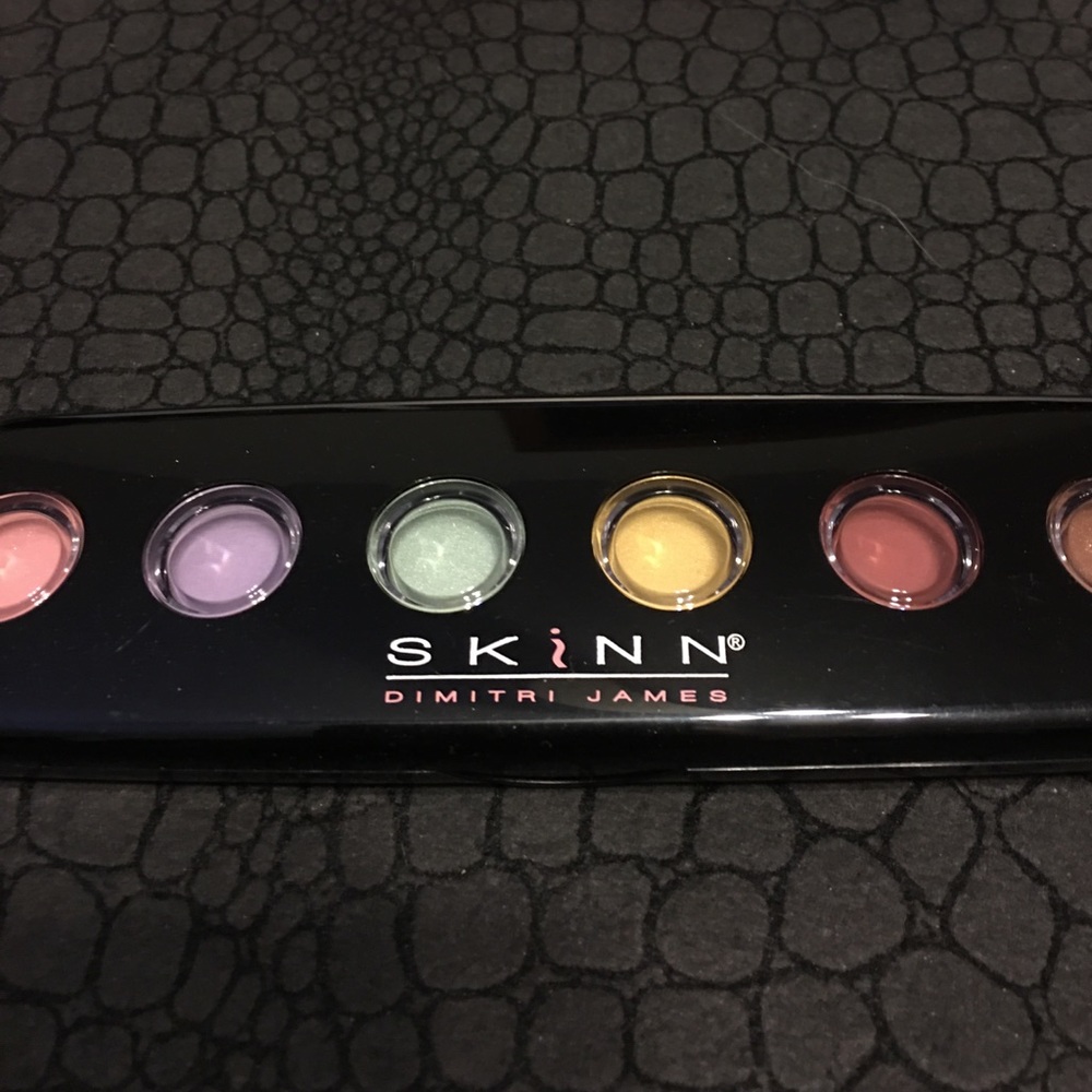 Skinn by Dimitri James.