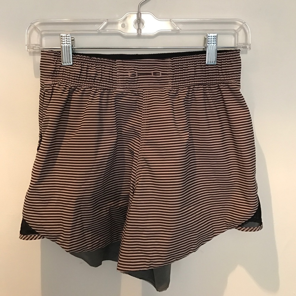 Lululemon reversible drawstring short - size 4